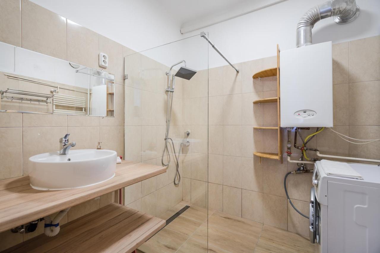 Bpr Japandi Design With A/c Apartment