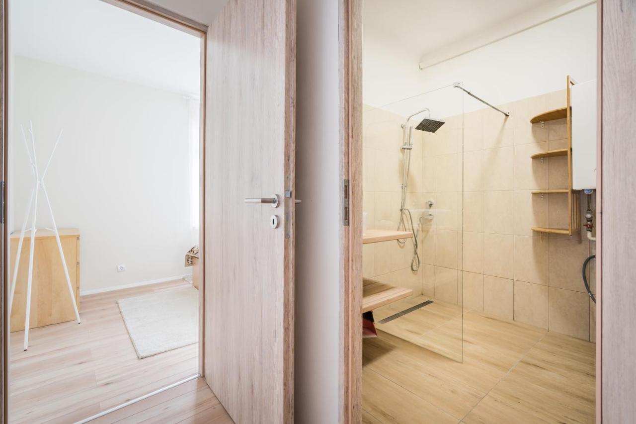 Bpr Japandi Design With A/c Apartment Budapest
