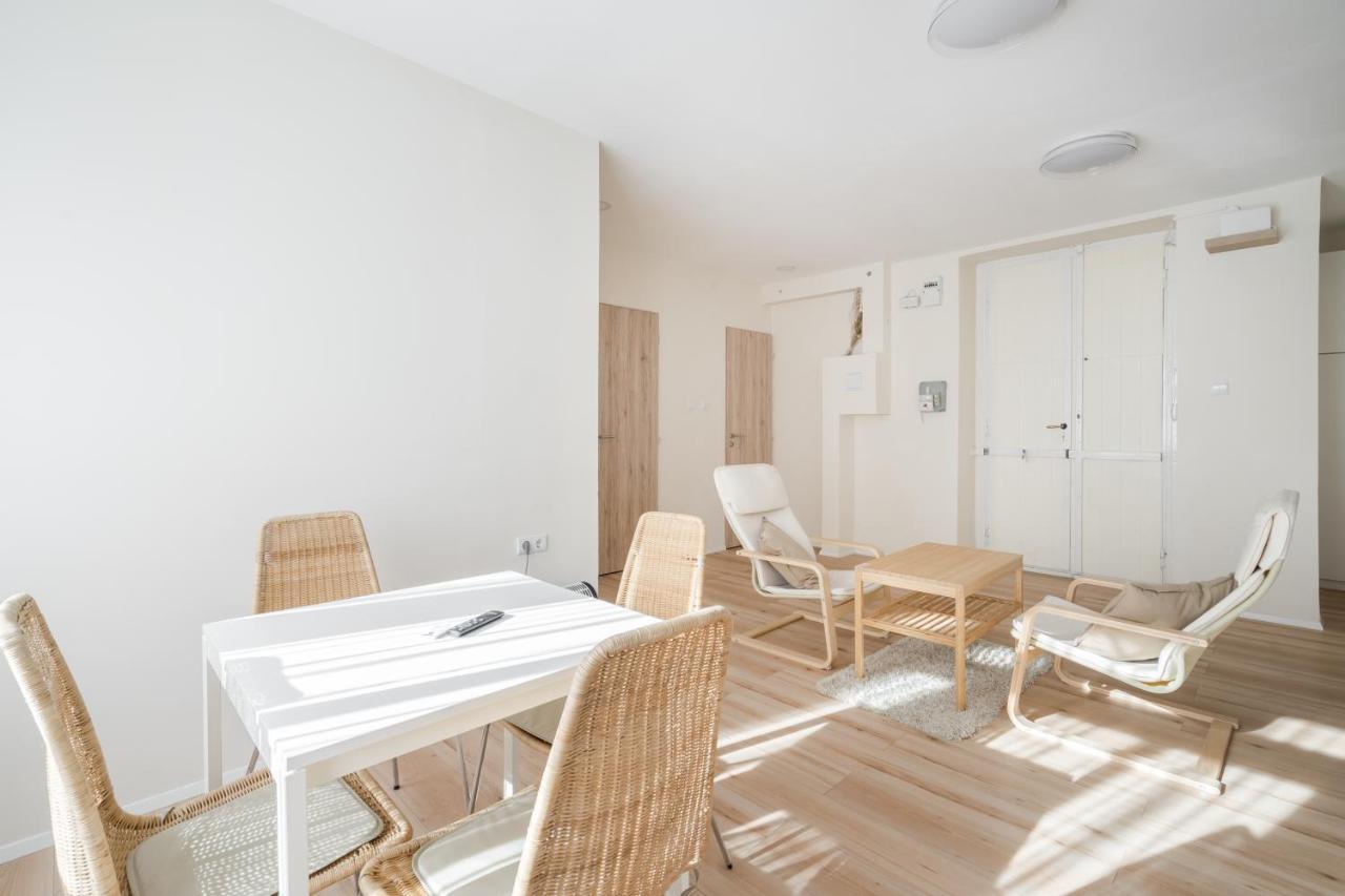 Bpr Japandi Design With A/c Apartment Budapest